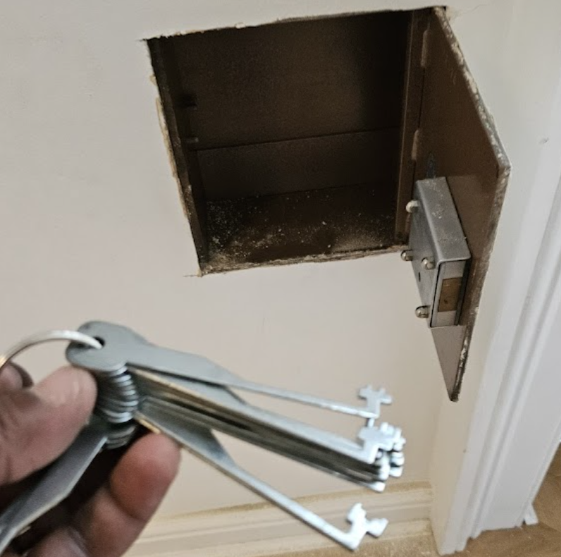 Key safe installation